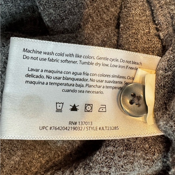 Isaac Mizrahi Women's Gray Waffle Knit Casual Button Up Lightweight Sweater Sz M - Picture 7 of 8